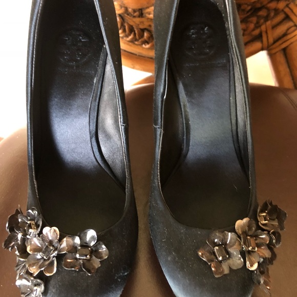 Tory Burch beautiful shoes - Picture 5 of 6